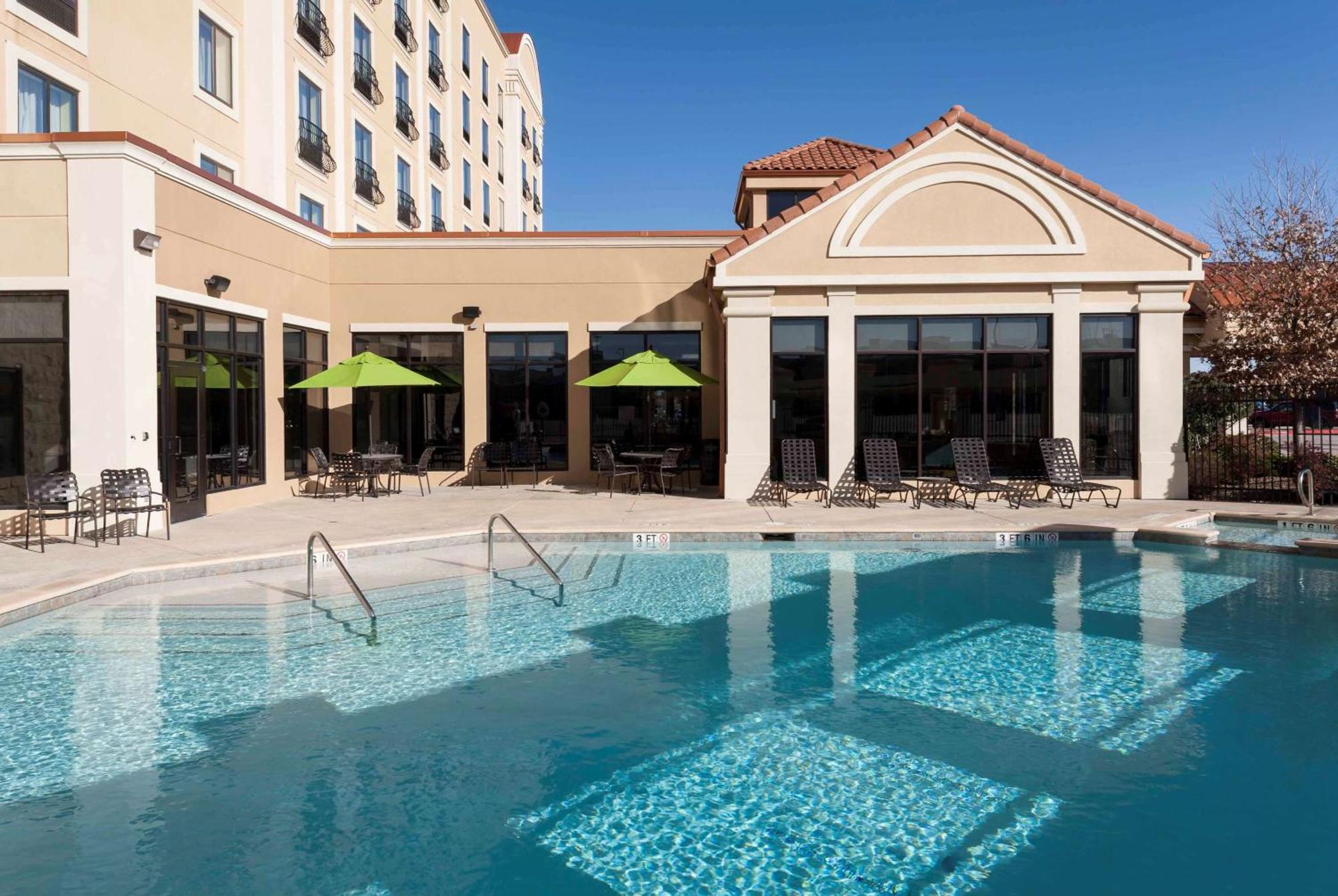 Hilton Garden Inn Dallas Lewisville Exterior foto